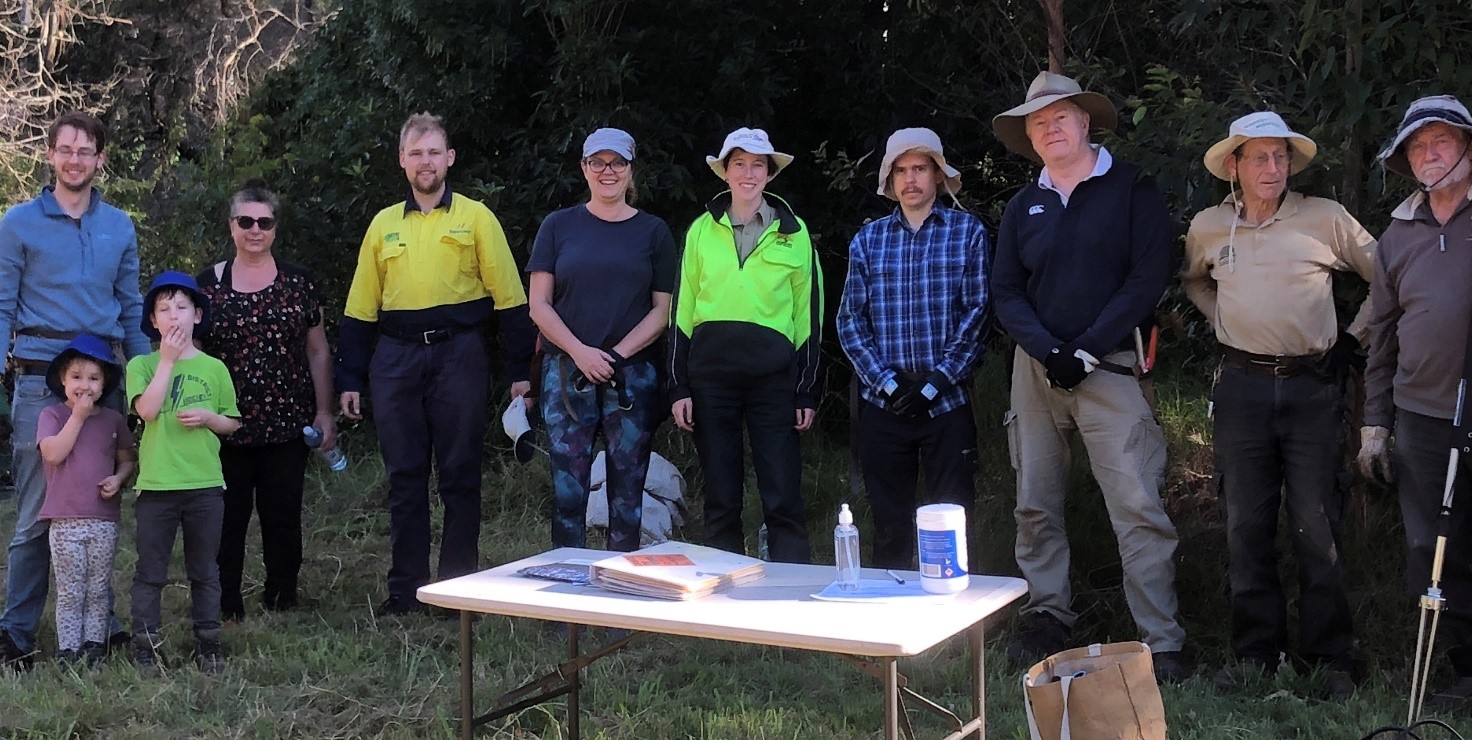 The first Bushcare session at Ginger Meggs Park, May 2022